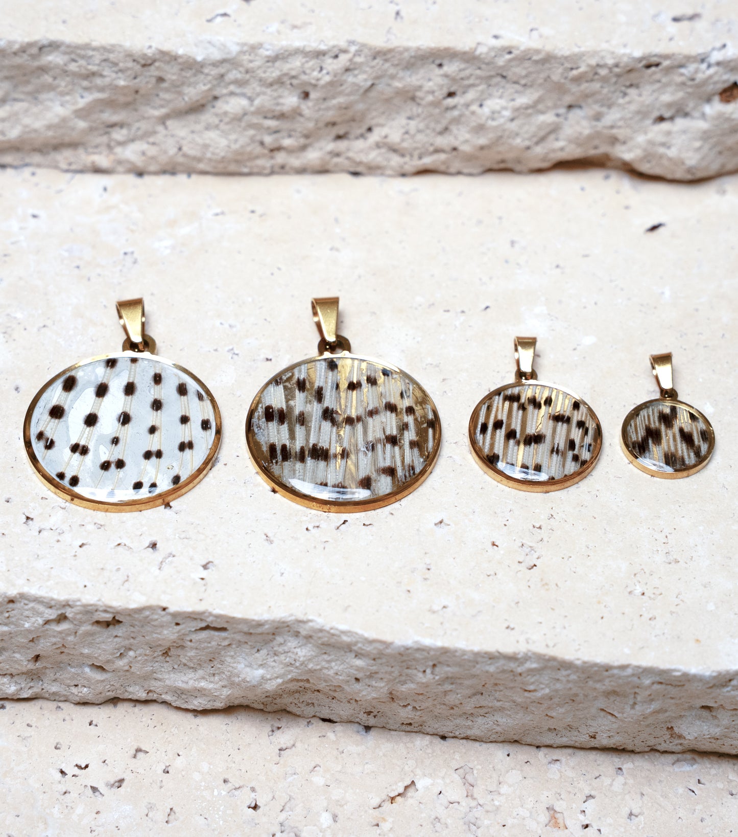 Impact Pendant — Gold Round, 33mm