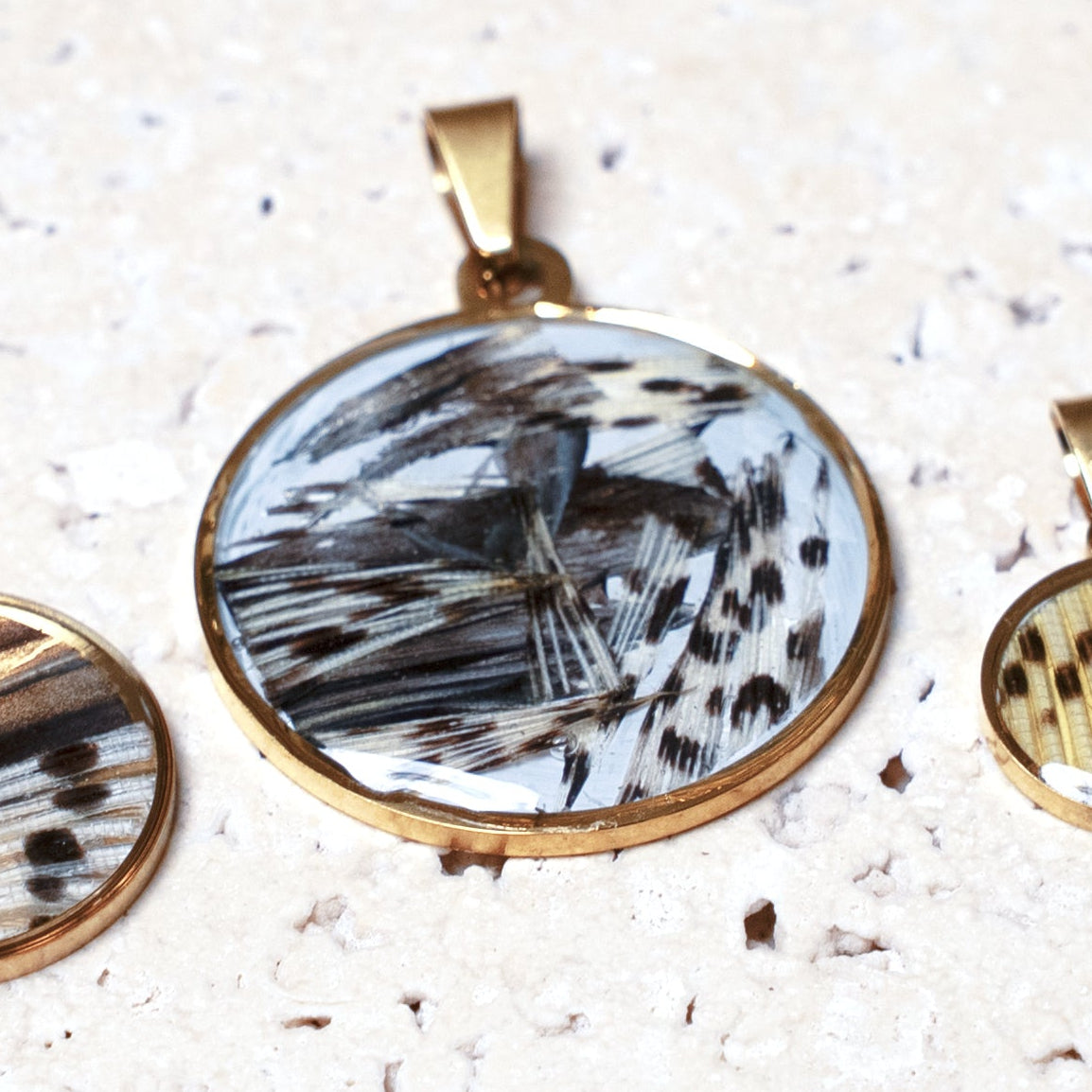 Composition Pendant — Gold Round, 22mm