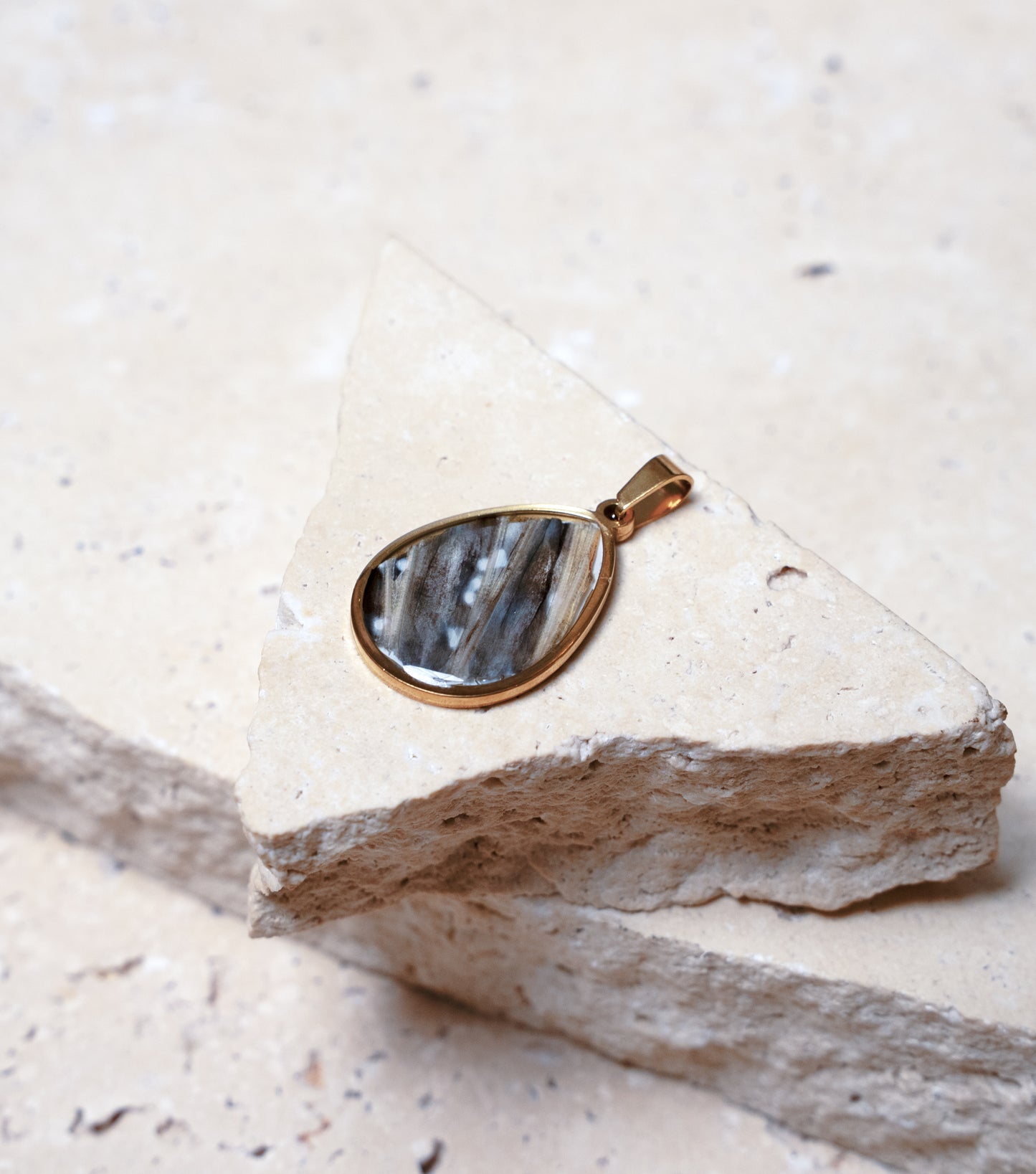 Venom Light Pendant, Gold Drop