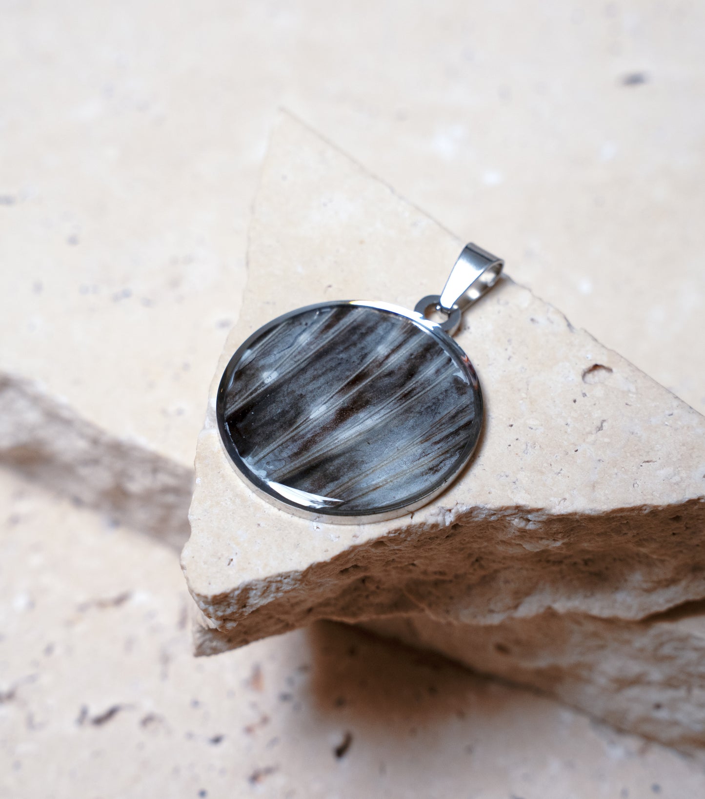Venom Light Pendant — Stainless Steel Round, 33mm