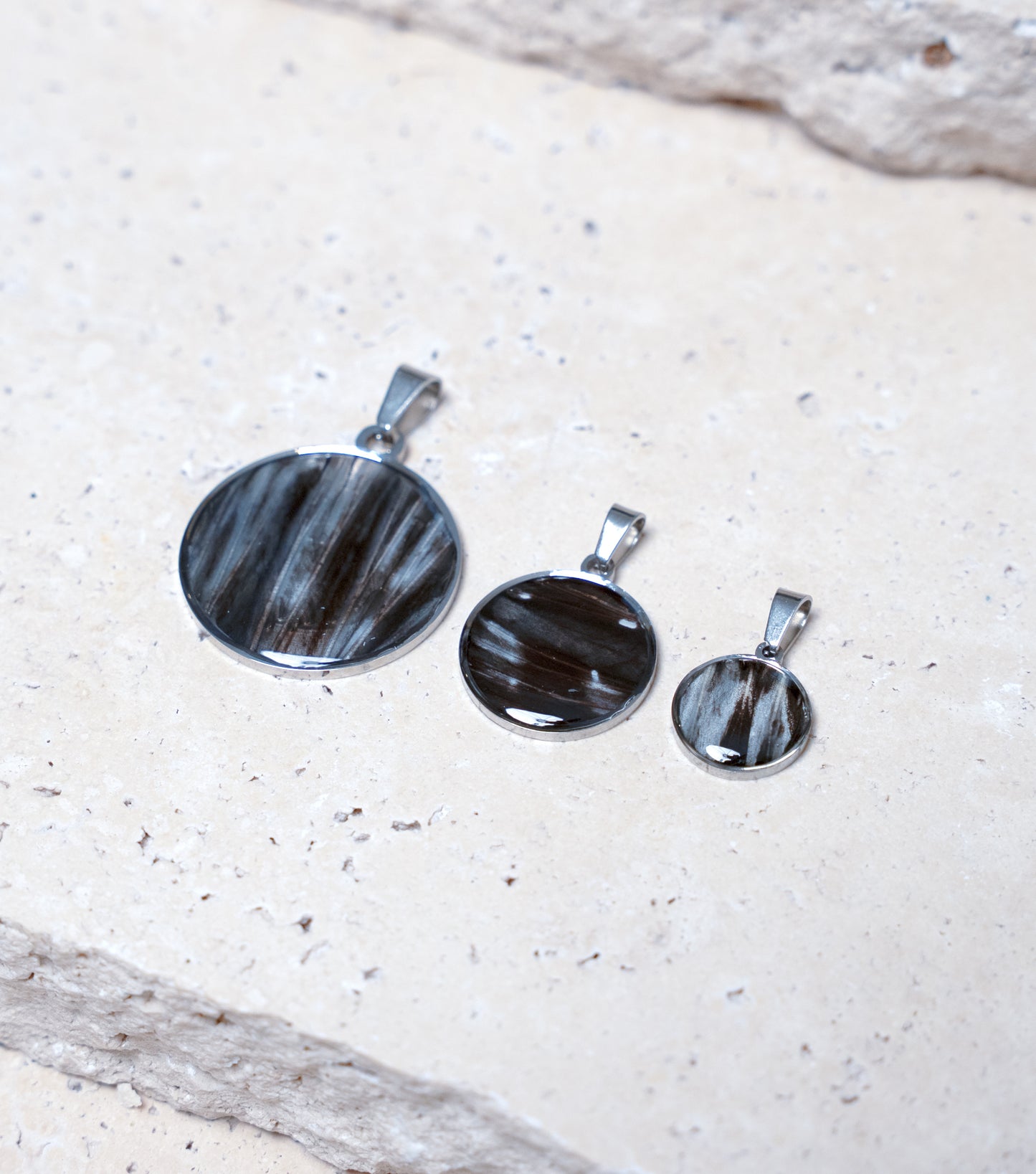Venom Dark Pendant — Stainless Steel Round, 33mm