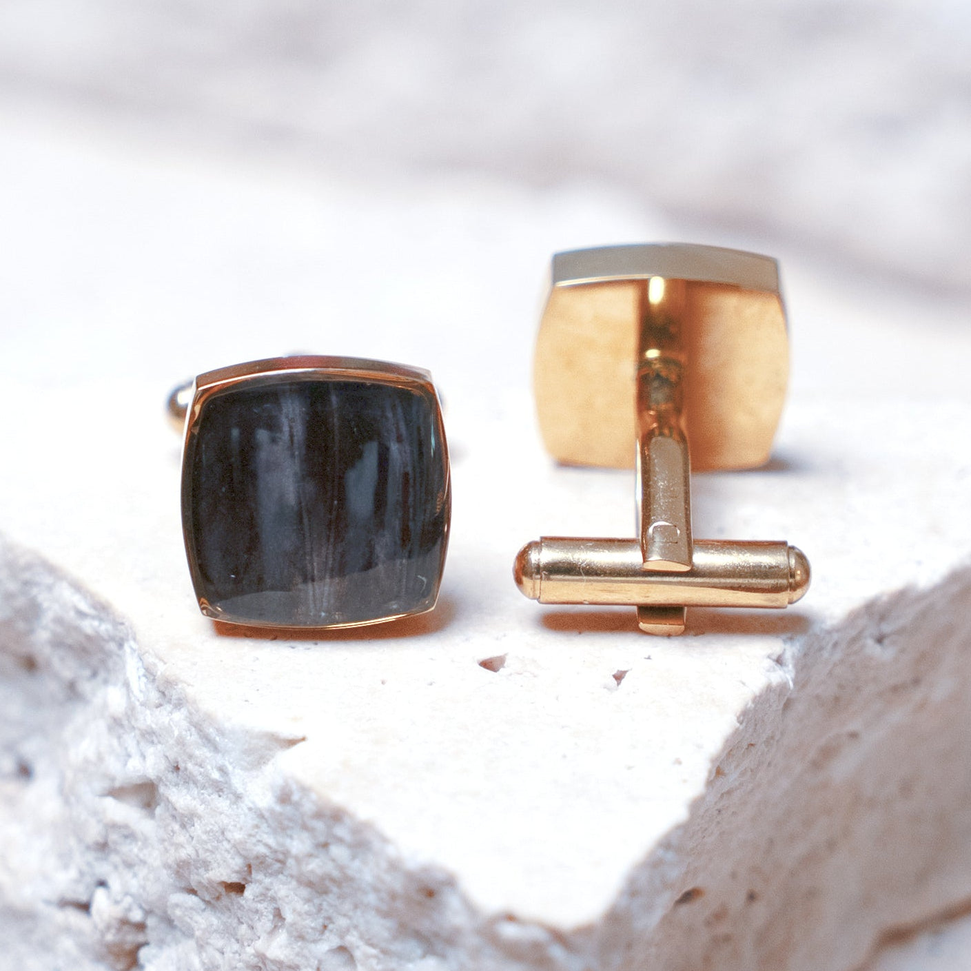 Venom Dark Cufflinks — Gold