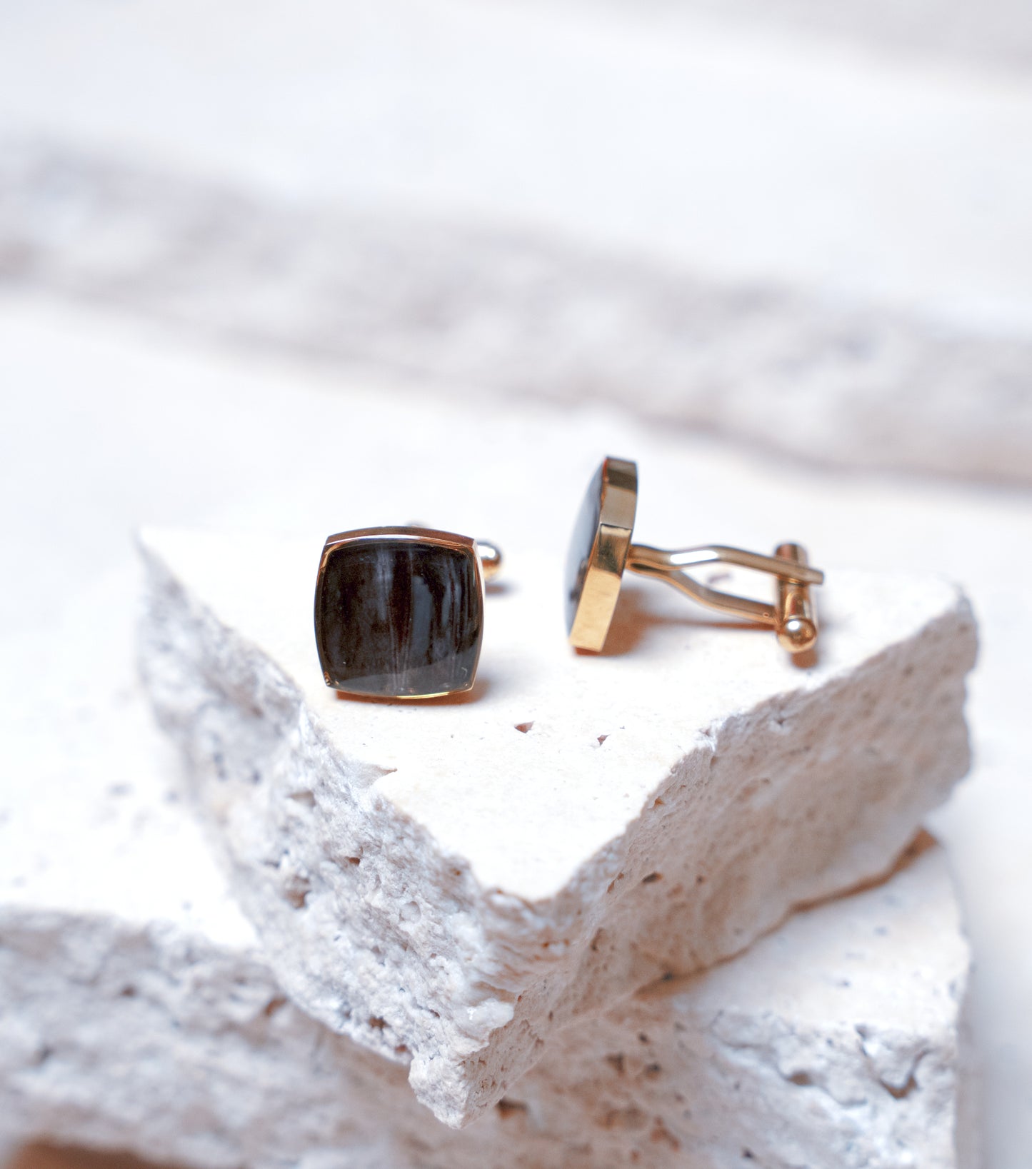 Venom Dark Cufflinks — Gold