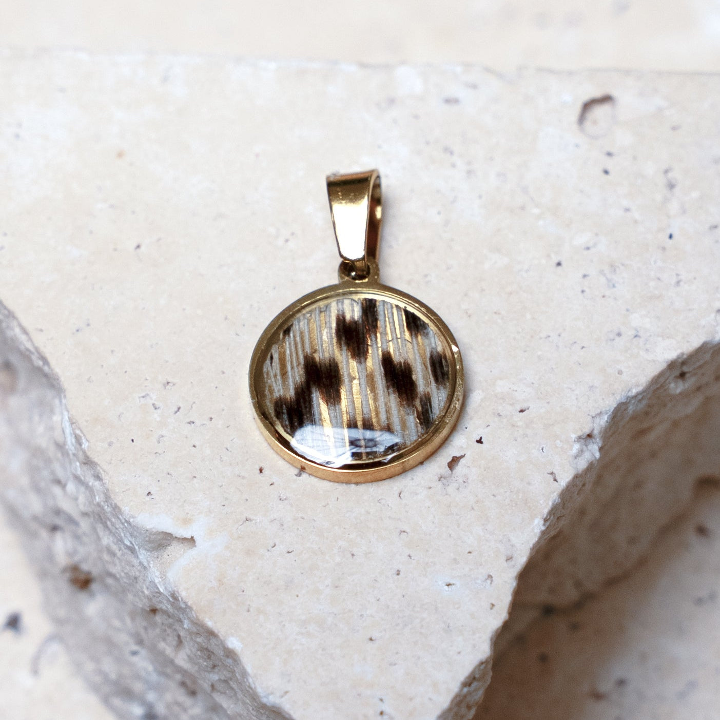 Impact Pendant — Gold Round, 13mm