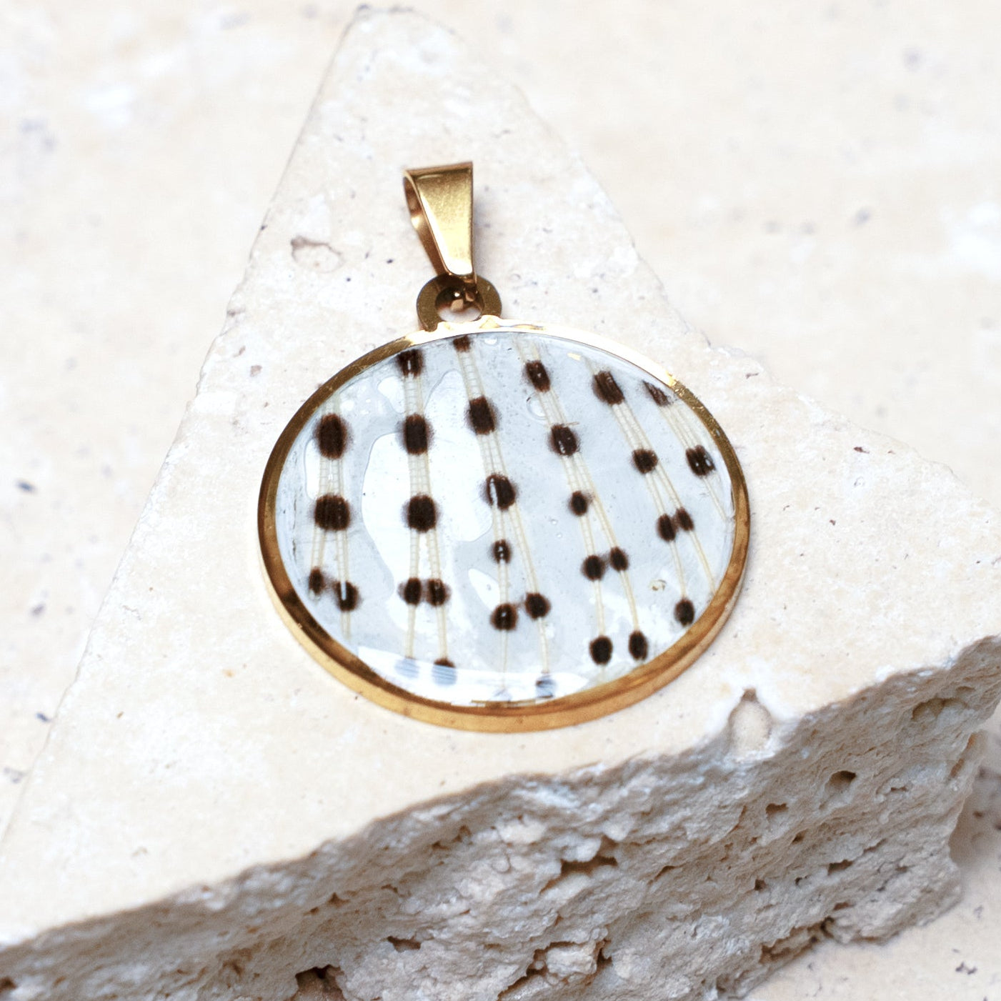 Impact Pendant — Gold Round, 33mm