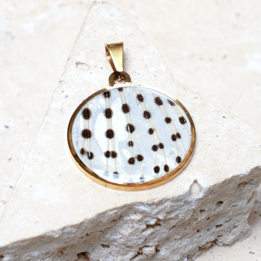 Impact Pendant — Gold Round, 33mm
