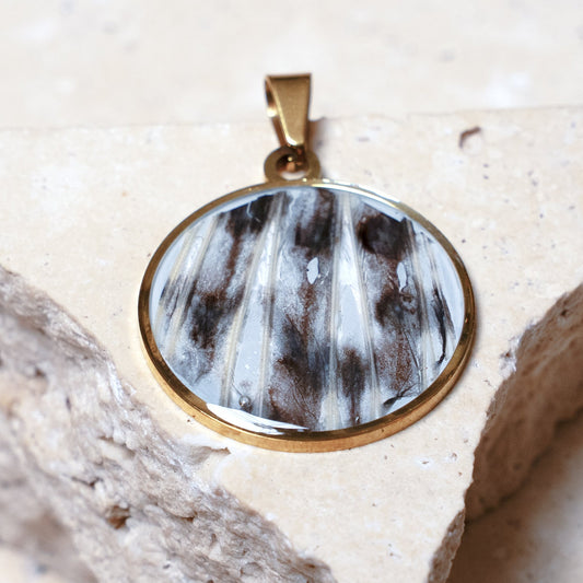 Venom Light Pendant, Gold Round, 22mm