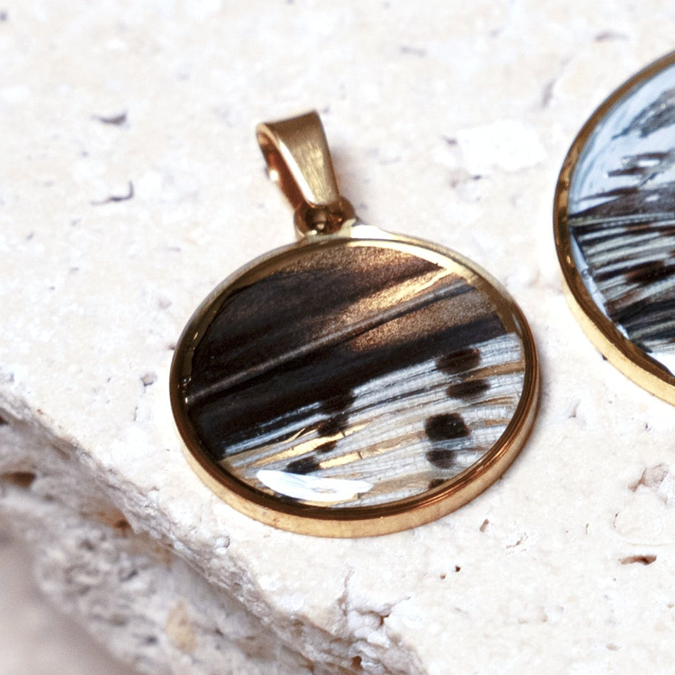 Composition Pendant — Gold Round, 22mm