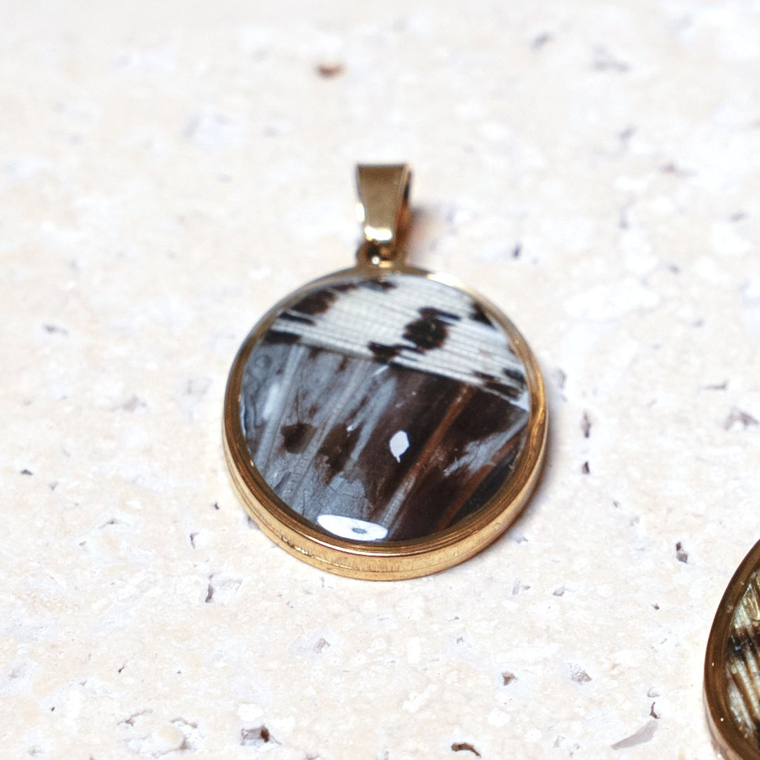 Composition Pendant — Gold Oval