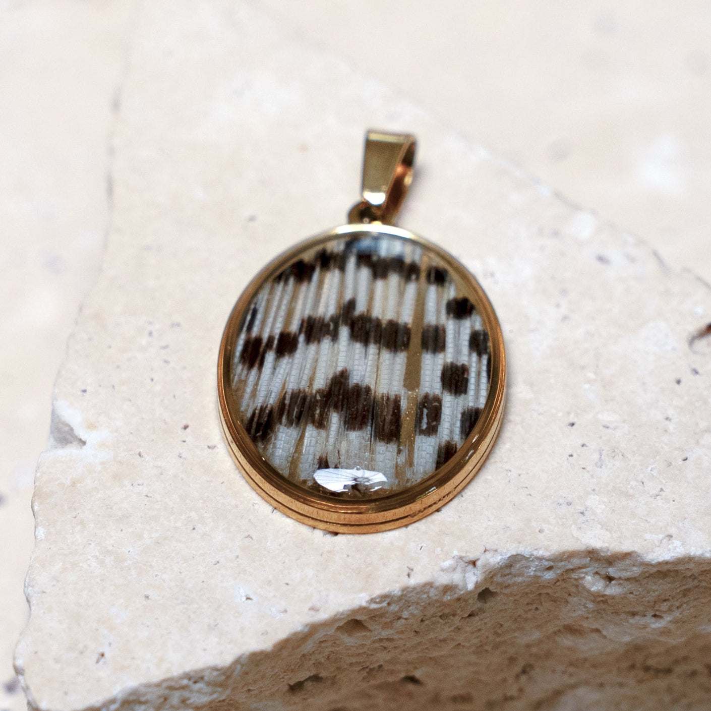Impact Pendant — Gold Oval
