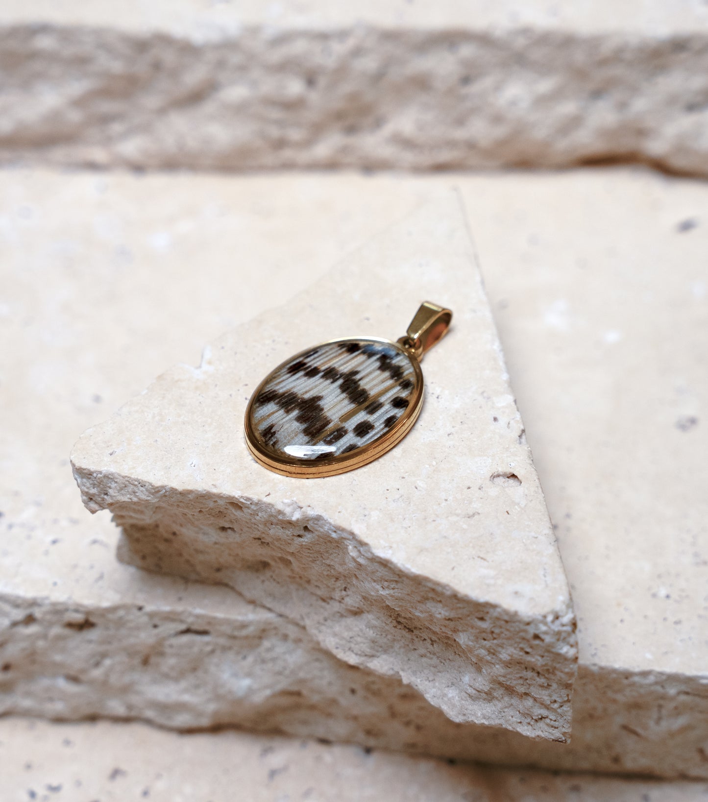 Impact Pendant — Gold Oval