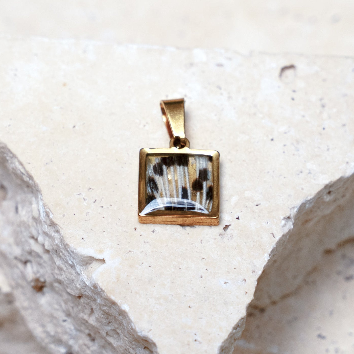 Impact Pendant — Gold Square, 13mm
