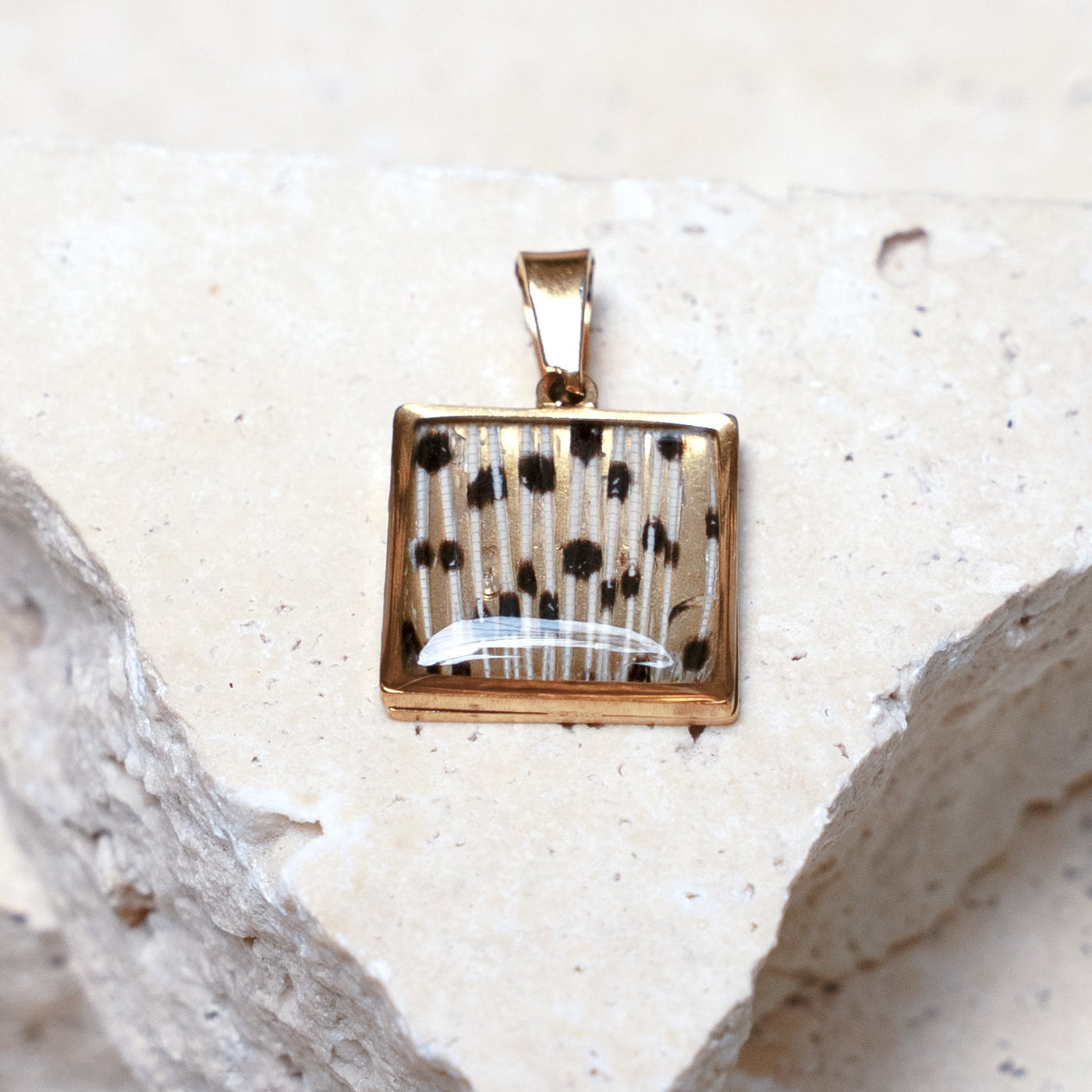 Impact Pendant — Gold Square, 18mm