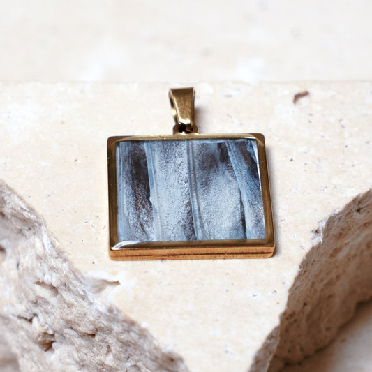Venom Light Pendant, Gold Square, 23mm