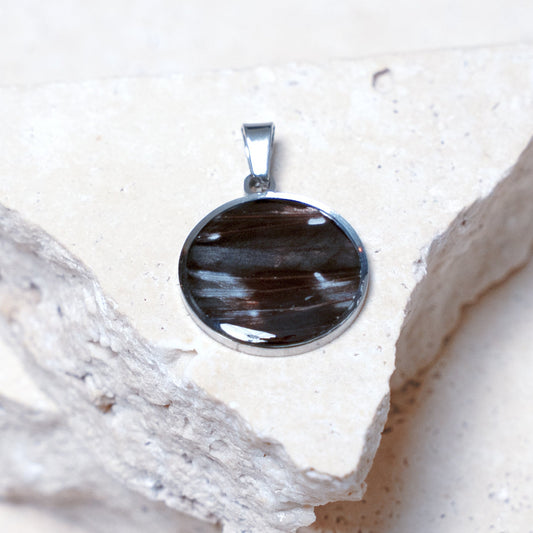 Venom Dark Pendant — Stainless Steel Round, 22mm