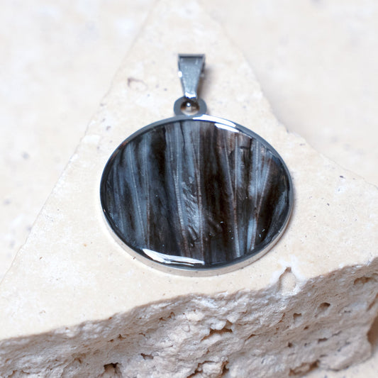Venom Dark Pendant — Stainless Steel Round, 33mm