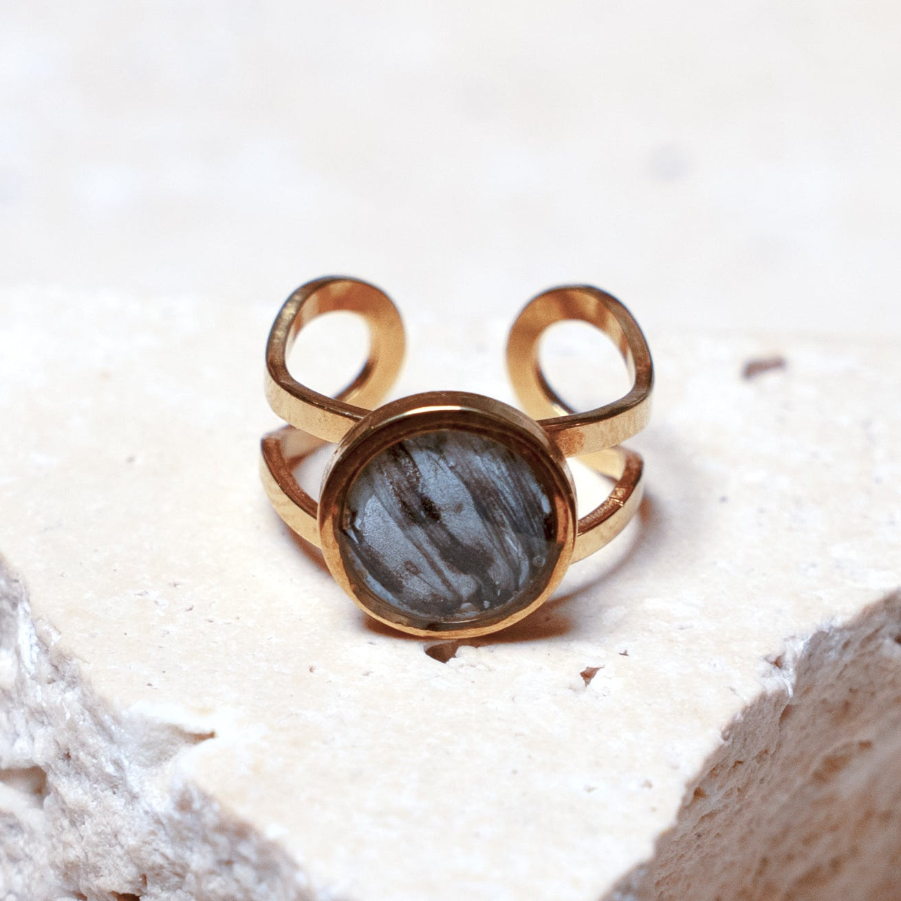 Venom Light Ring — Gold Circle, 10mm