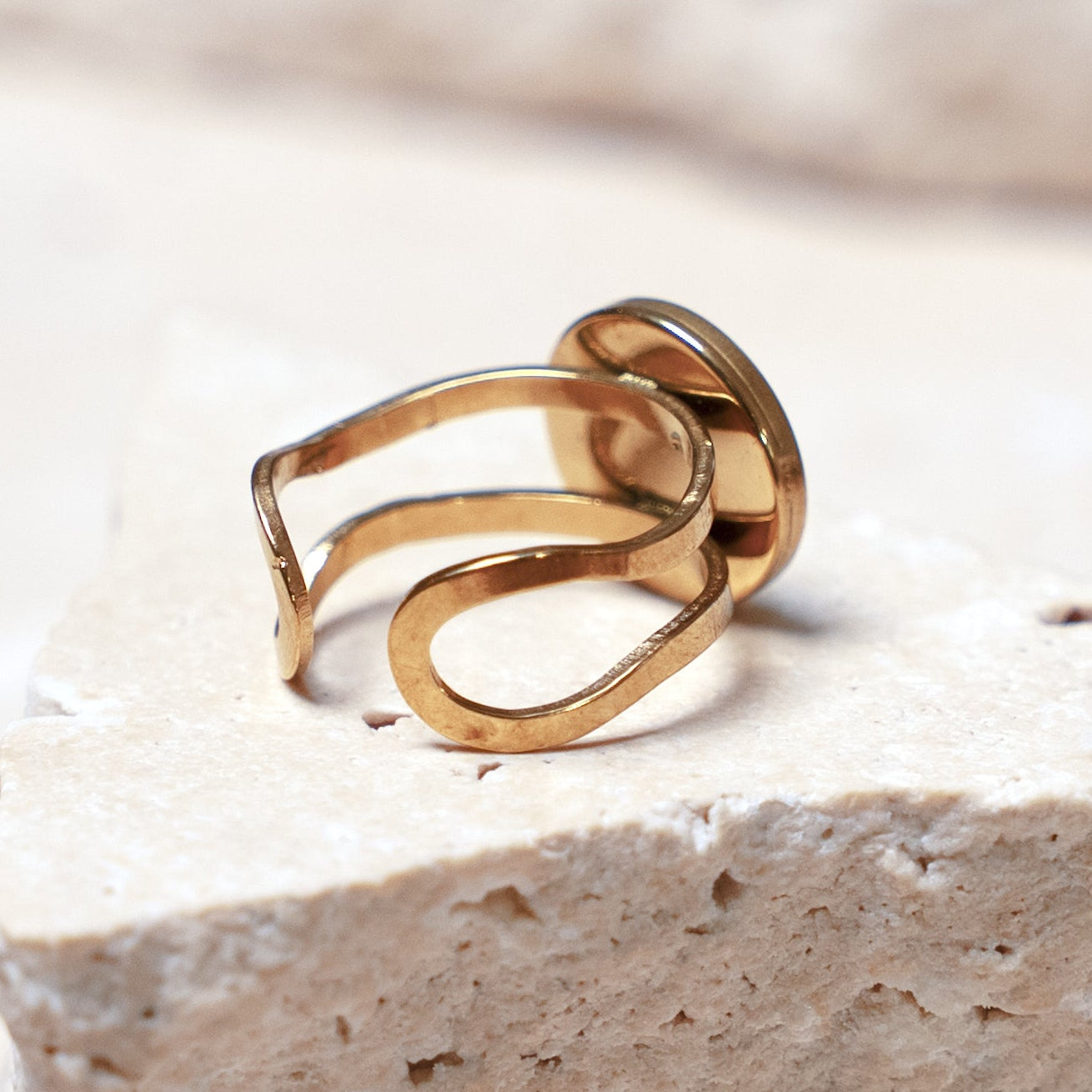 Venom Dark Ring — Gold Circle, 12mm