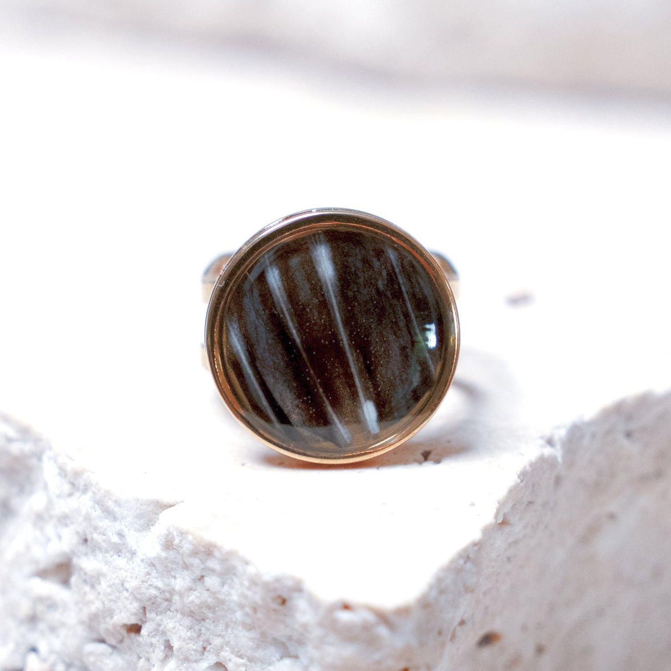 Venom Dark Ring — Gold Circle, 16mm