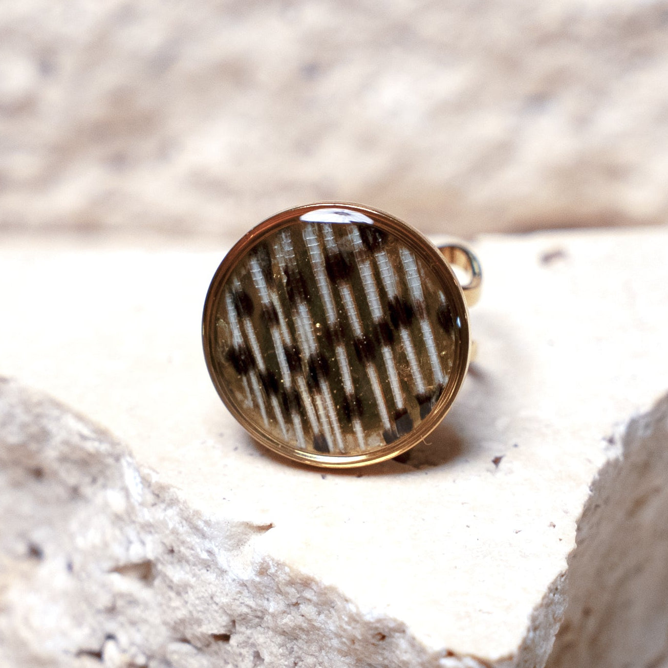 Impact Ring — Gold Circle, 18mm