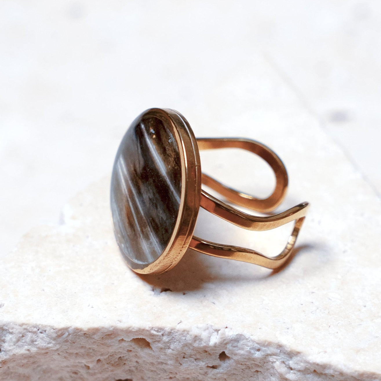 Venom Light Ring — Gold Circle, 20mm