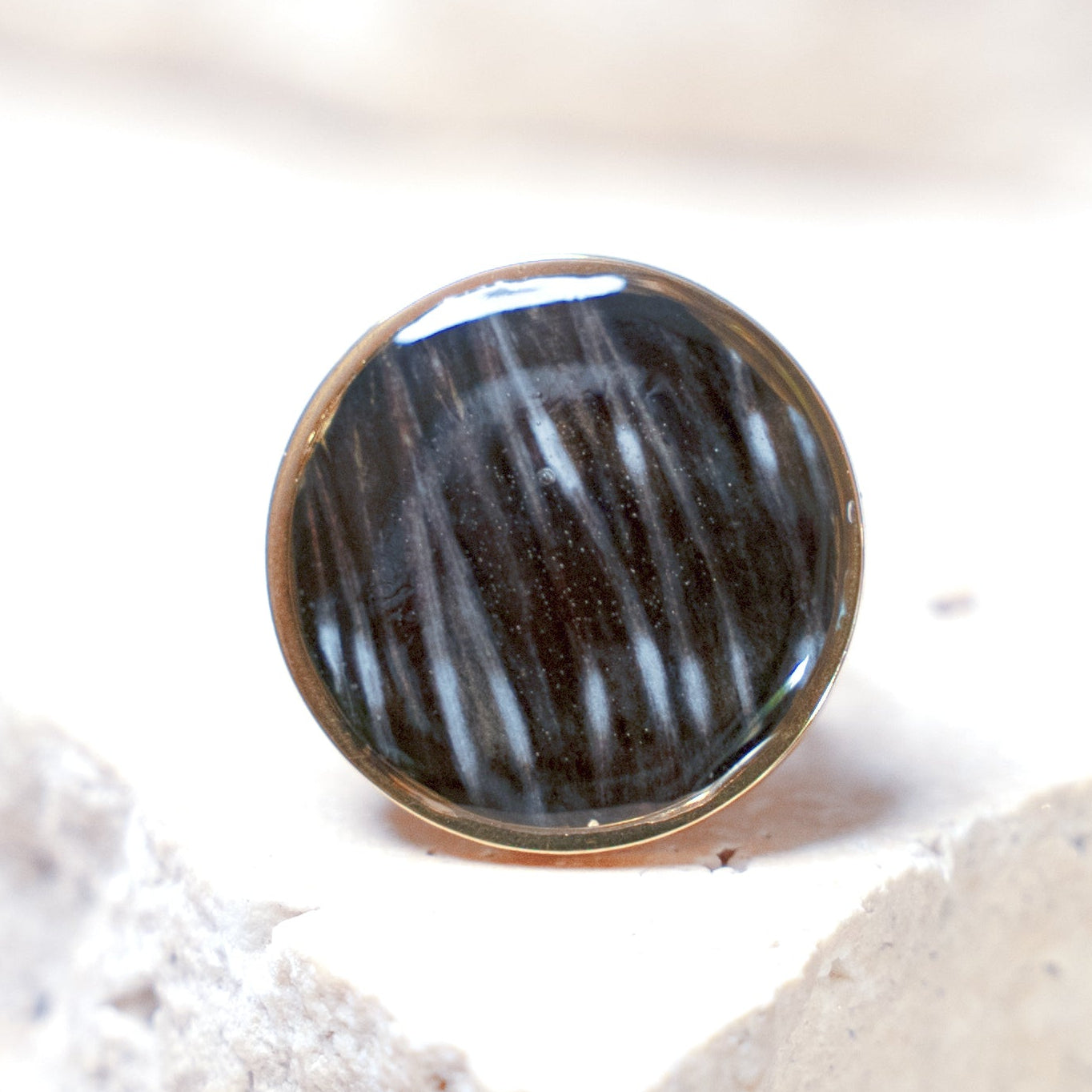 Venom Dark Ring — Gold Circle, 25mm