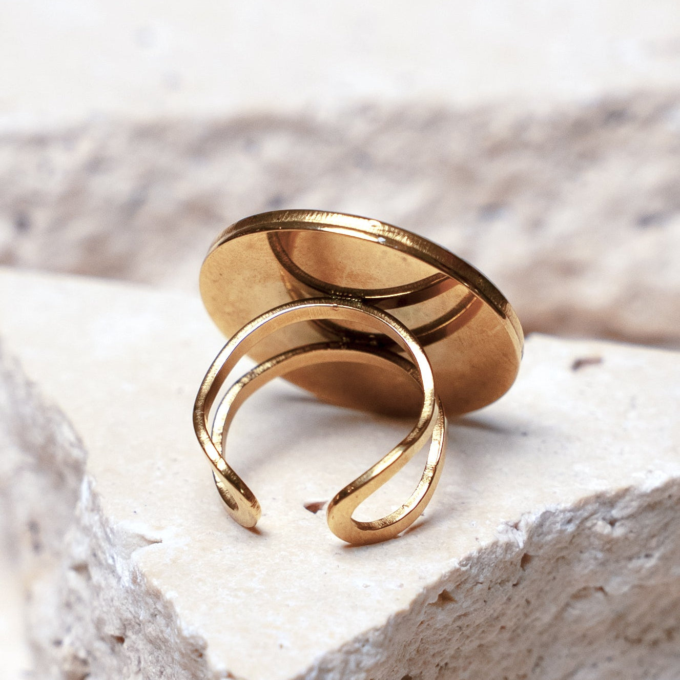 Venom Dark Ring — Gold Circle, 25mm