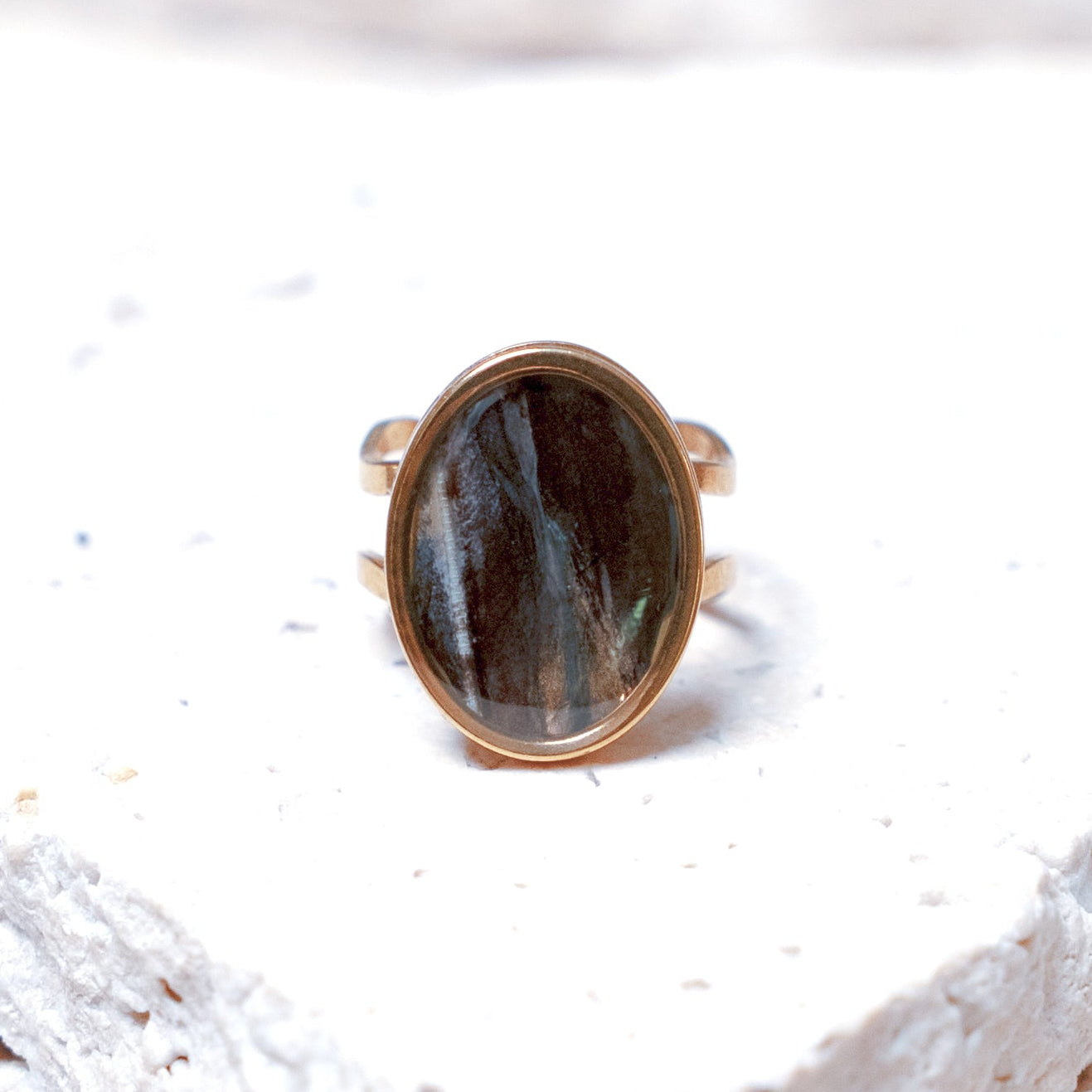 Venom Dark Ring — Gold Oval
