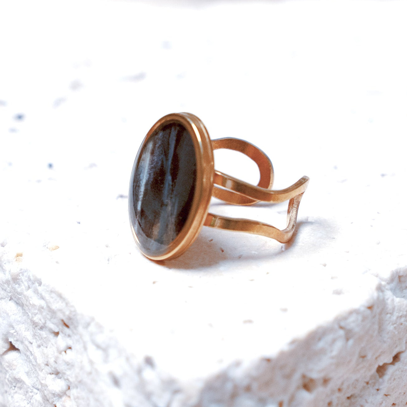 Venom Dark Ring — Gold Oval