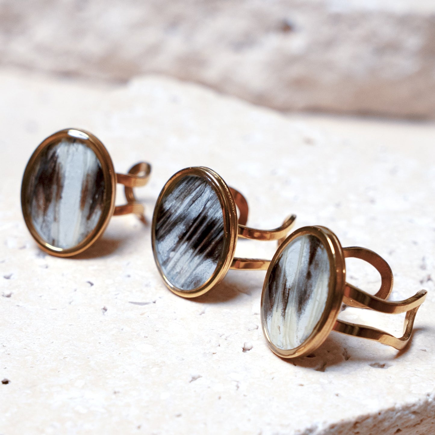 Venom Light Ring — Gold Oval