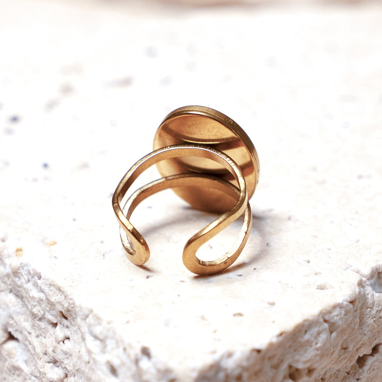 Venom Dark Ring — Gold Oval