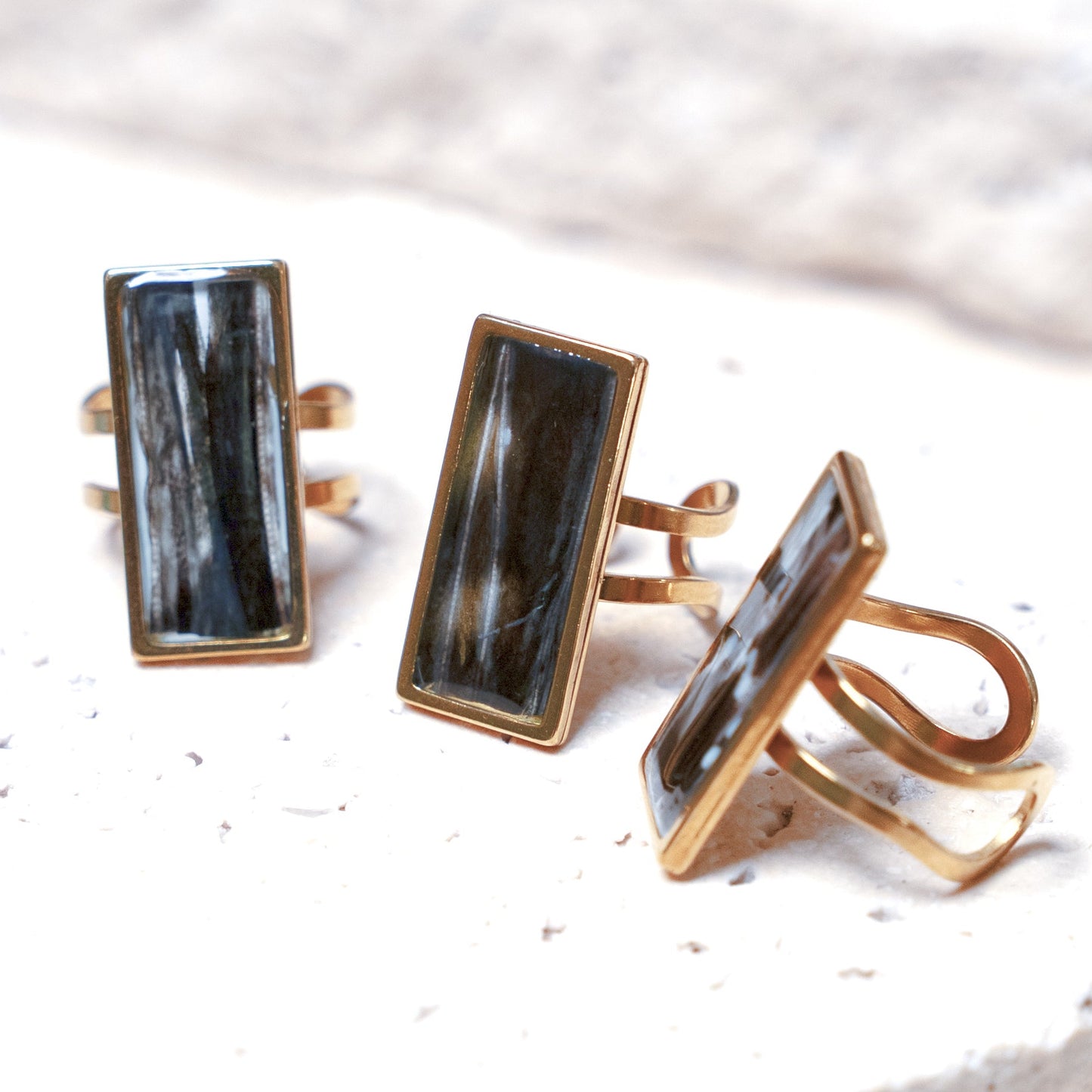 Venom Dark Ring — Gold Rectangle
