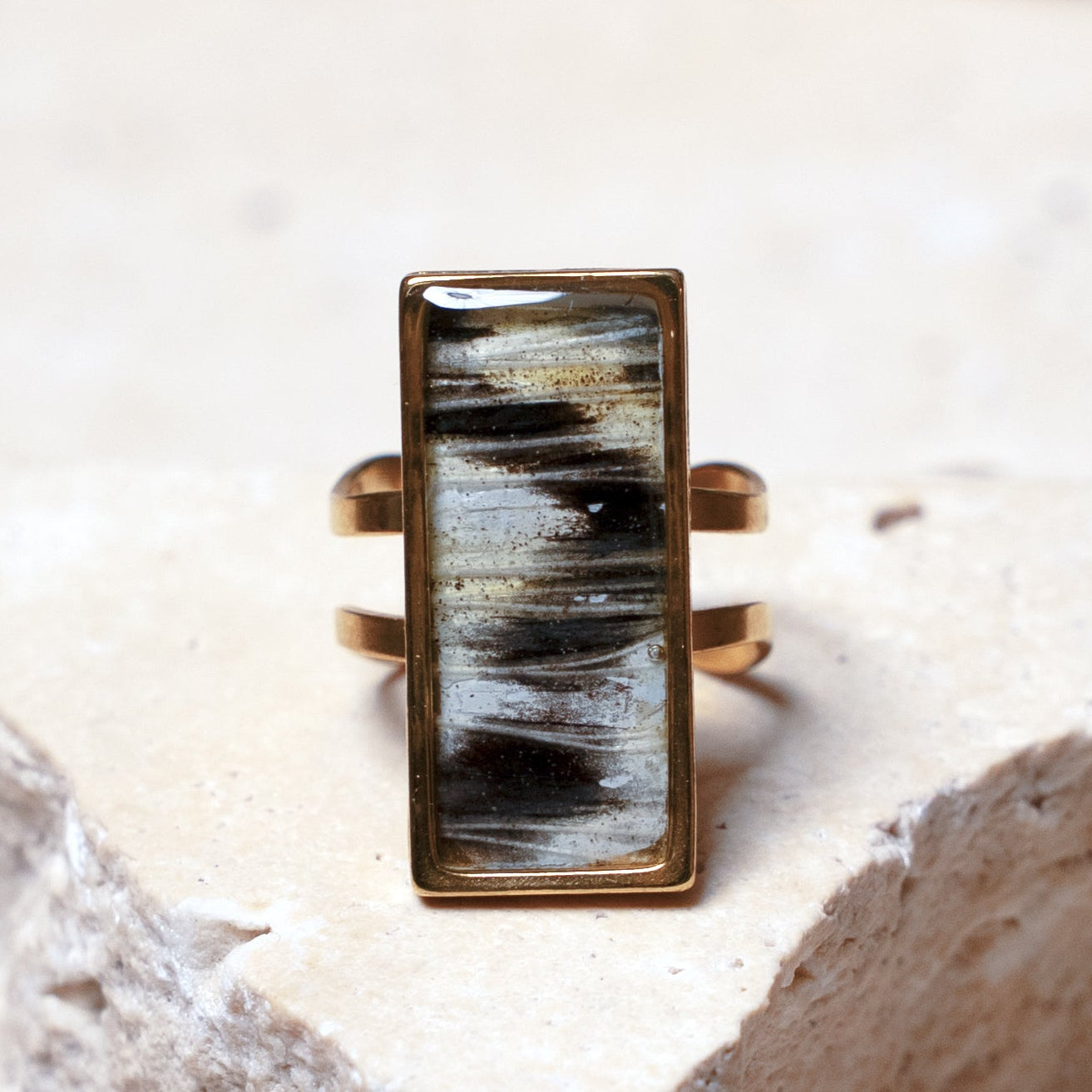 Venom Light Ring — Gold Rectangle
