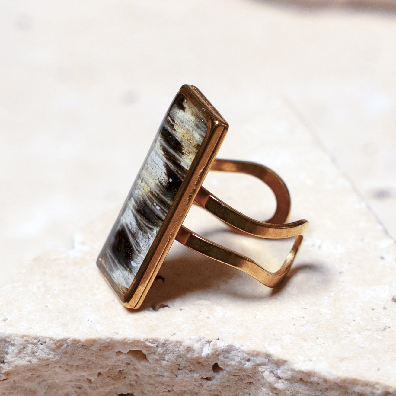 Venom Light Ring — Gold Rectangle