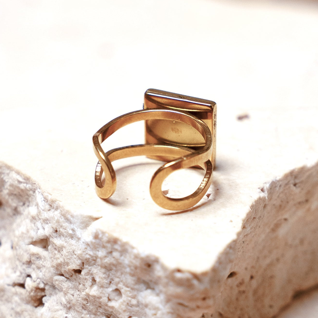 Venom Dark Ring — Gold Square