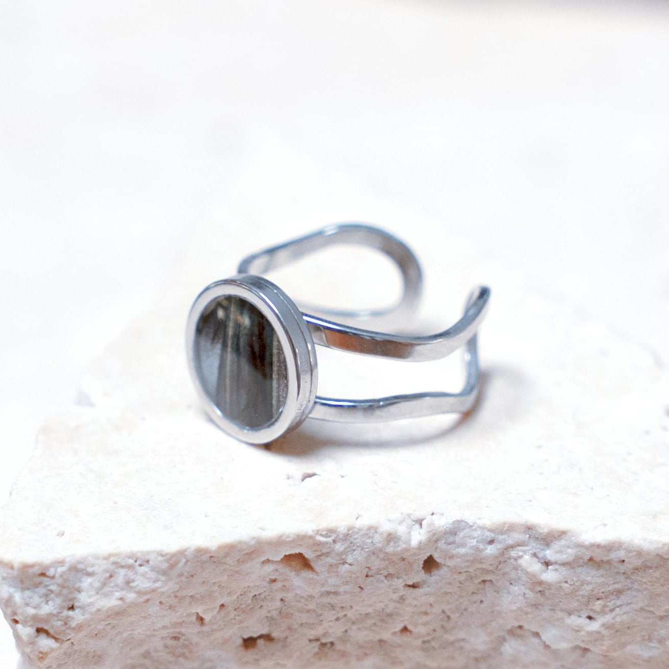 Venom Dark Ring — Stainless Steel Circle, 10mm